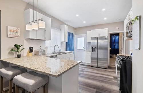 Large Remodeled 4 Bedroom Only 7 Minutes to Downtown - Foto 14