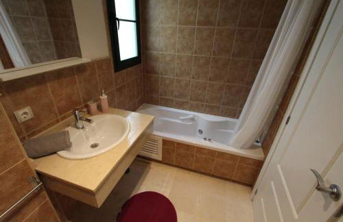 Sierra Cortina Apartamento con vistas al mar - Foto 11