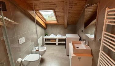 Appartamento ''La Poesia Della Terra'' - Foto 2, towels, Shower