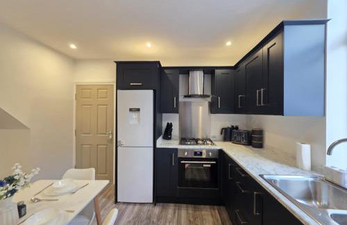 #18 Anfield 5 min walk Sleeps 7 4BR 5Bed 3Bathrms - Photo 73