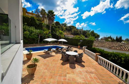 Exquisite and Modern villa near beach with Heated pool! - Foto 47