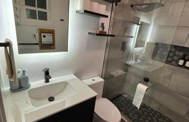 The Honey Bear Cabin Jacuzzi EV Friendly Renovated - Foto 45