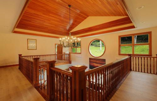 Luxury Oceanview Estate - Photo 10