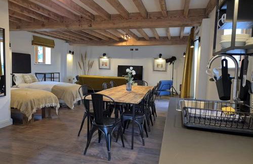 Hastings Retreat Rural barn conversions with Private Lake - Foto 8