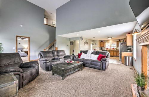 Large Cleveland Home with Fire Pit and Backyard! - Foto 7