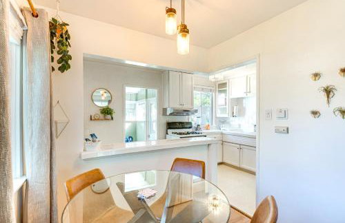 2 Mi to Griffith Park Chic Home with Private Patio - Foto 7