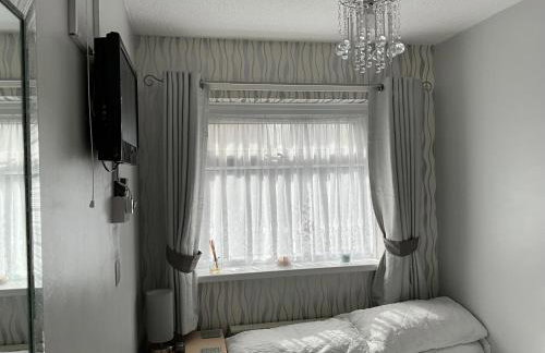 1st Floor Hillview 2 bedroomed Central Location No pets - Foto 8