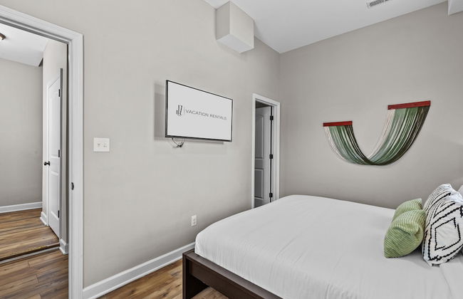 Mysteries on Lemp | JZ Vacation Rentals - Photo 11