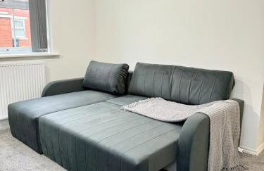 Newly Furnished Modern 2 Bedroom Flat With Free Parking in Humberstone Leicester - Foto 8