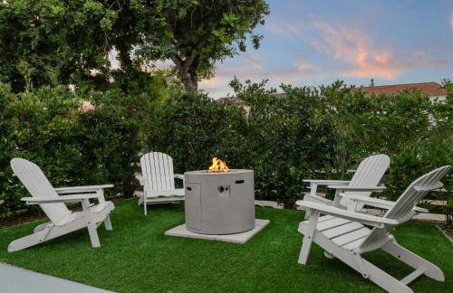 Modern and Cozy in PB with Patio and Firepit - Foto 34