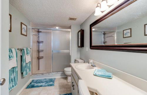 Oceanfront Sunrise 2 Bed 2 Bath Condo with Pool - Foto 9