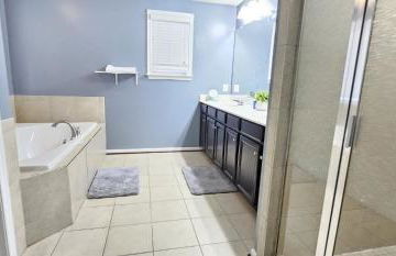 Luxury Living at Woodmore - Foto 16