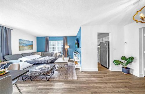 Palm Wave Stays - Designer's Stay - Sleeps 10 - Foto 20