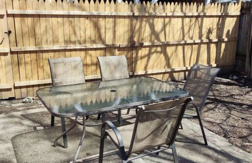 Guest House with Private Entrance- walk to Downtown Noblesville - Foto 19