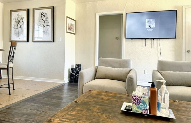 2 brs House With Fenced Yard Near the ZOO - Photo 6