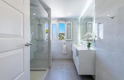 The Penthouse Panorama Exclusive Seafront Estate - Photo 18