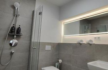 Doppel-Zweibettzimmer mit Balkon - Foto 7