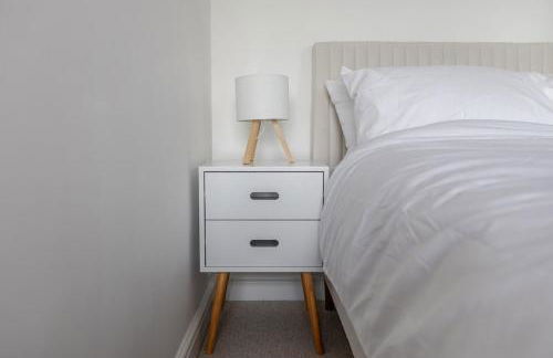 Stylish 3-Bed Home - 2 Mins to Beach & Town - Foto 21