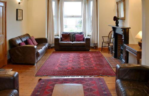 Pembroke House - Photo 4