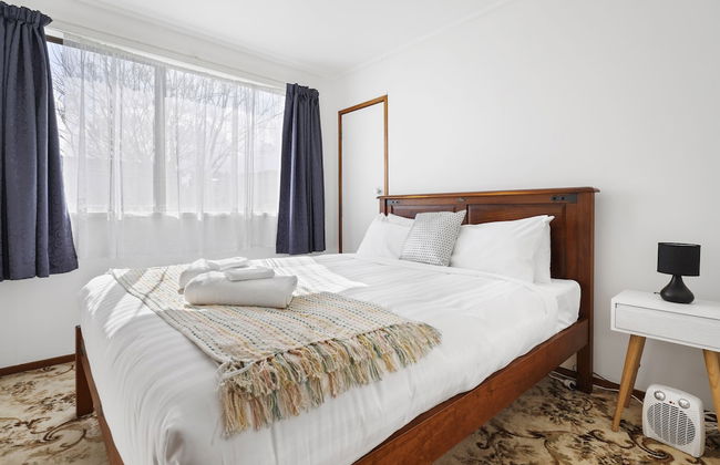 Family 3BR Home with Netflix&Fenced Yard - Foto 8