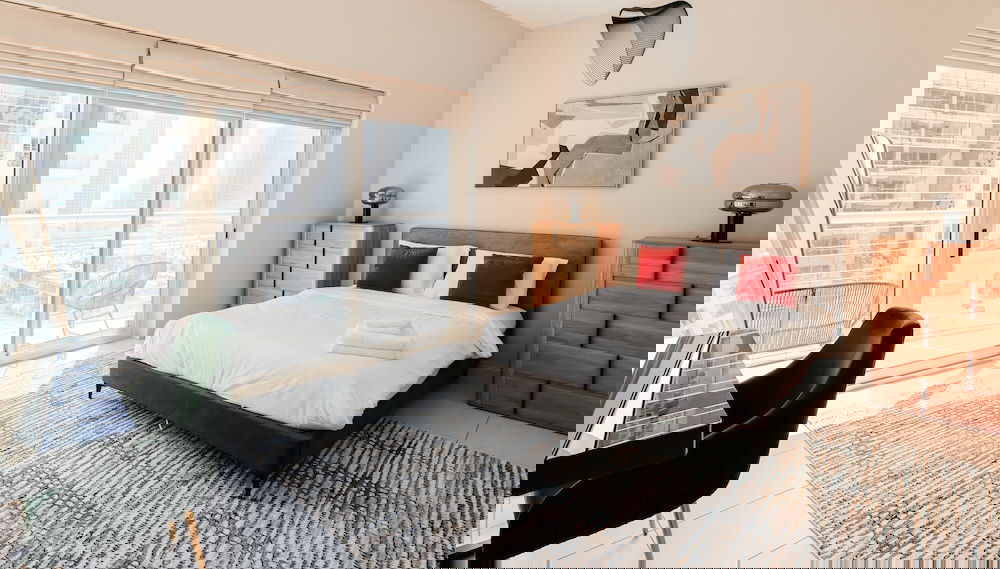 Elegant 1BD with Stunning Views - Foto 1, Habitación