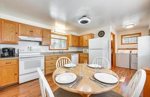 Peaceful Eureka Getaway - 1 Mi to Glen Lake! - Foto 2