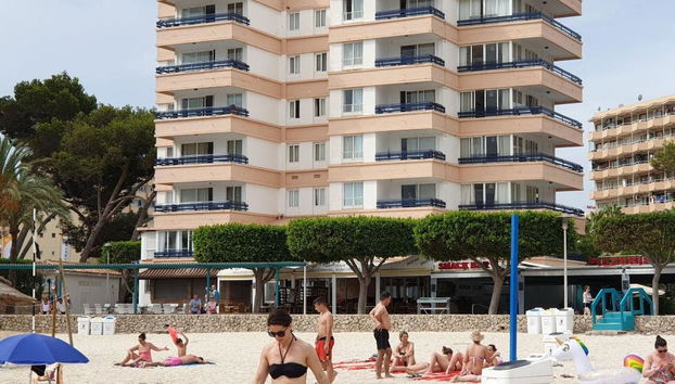 Apartamentos Calablanca - Photo 2