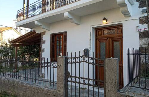 Archontiko Taxiarches Kymi Evia - Photo 2