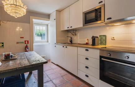 Artsy Sintra I by LovelyStay - Photo 26