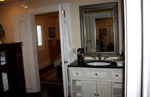 Peaceful Cottage on Farm in Idyllic Countryside near Fort Worth, Texas - Photo 14