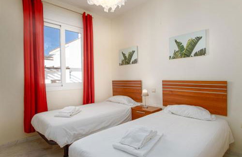 2060-Newly furnished 2 bedrooms apt with golf - Photo 28