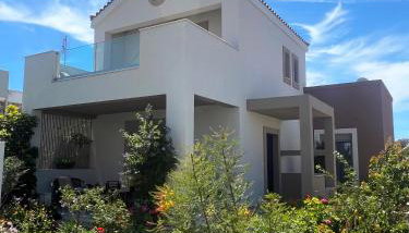 Easy Living 1 & 2 - Photo 1, Garden, Garden view