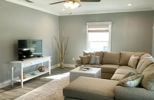 *Chic Beach Cottage Retreat* near Beach/downtown - Foto 22