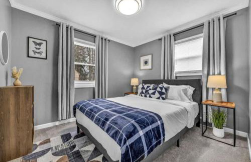 Swim and Relax In our Pool and Hot Tub and Recently Renovated - Photo 42