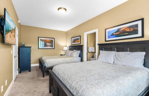 Golf in Luxury - 4BDR Home on Agaming Golf Course - by Torch Lake - Foto 17