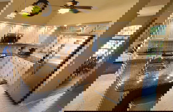 Broadmoor House 3BR 2BA w Heated Pool Sleeps 6 - Foto 11