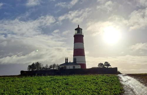 4 bed house 50 yards from the beach & lighthouse - Photo 2