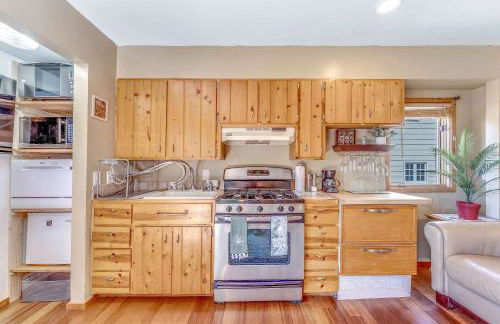 Quaint Carmel - Bungalow Close to Beach - Photo 6