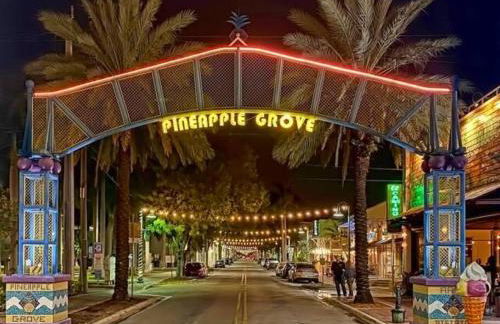 Glamorous Newly Built Pool Home, Tiki Hut, Huge Patio, Air Hockey in Delray Beach Near The Ave! - Foto 37