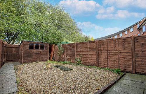 Emerald House - Prime Location - Driveway Parking, Pool Table, Fast Wifi, Self Check-In and Sky TV by Yoko Property - Photo 28