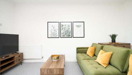 Riviera View - A Stunning Large 1 Bed Apt - Private Parking - 5 Mins To Beach - Dog Friendly - Close To Ventnor, Shanklin & Sandown - Ideal For Friends, Families & Business Travellers - Managed By "Greenstay Serviced Accommodation" - Foto 3