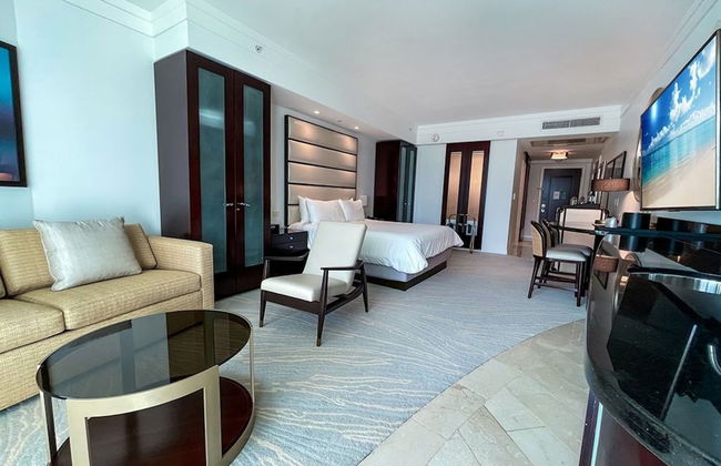 FontaineBleau Balcony 10 min from SoBe - Foto 2