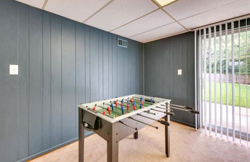 Family Home with Yard - 25 Mi to Downtown Atlanta! - Foto 16