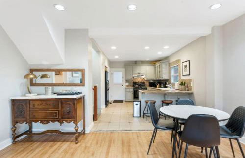 The Auric Door Inn on N Mississippi - Photo 7