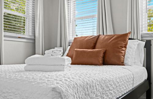 3BR 2BA Derby Home Walk to Churchill Free Parking - Foto 35