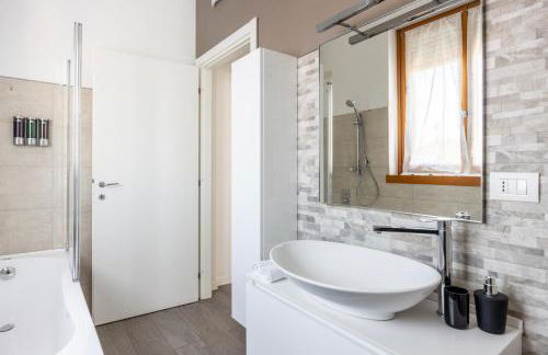 Bocconi's Nest - Close to Duomo with terrace - Foto 12