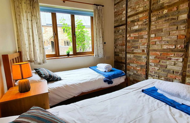 The Victorian Barn self catering holidays with pool & hot tubs - Photo 80