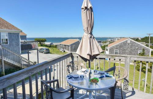 12217 - Beautiful Views of Cape Cod Bay Access to Private Beach Easy Access to P-Town - Foto 1