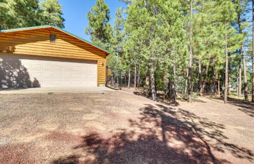 Hot Tub and Games! Lakeside Sherwood Forest Cabin - Foto 33