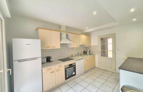 Le Clos Des Farges #Clim#Parking#Terrasse Meublé classé 3étoiles - Foto 5